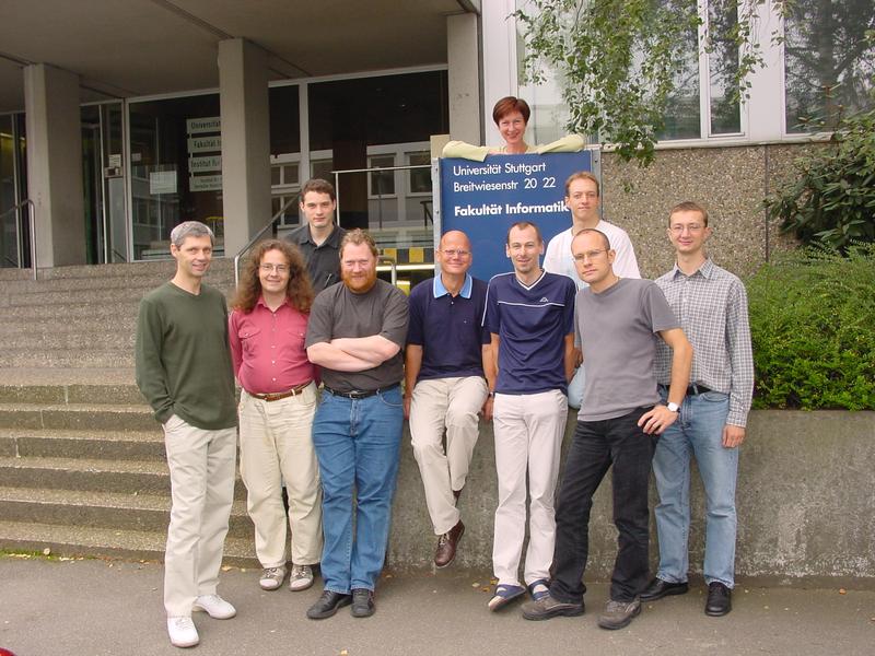 <Mitarbeiter und Gäste der TI, September 2002>